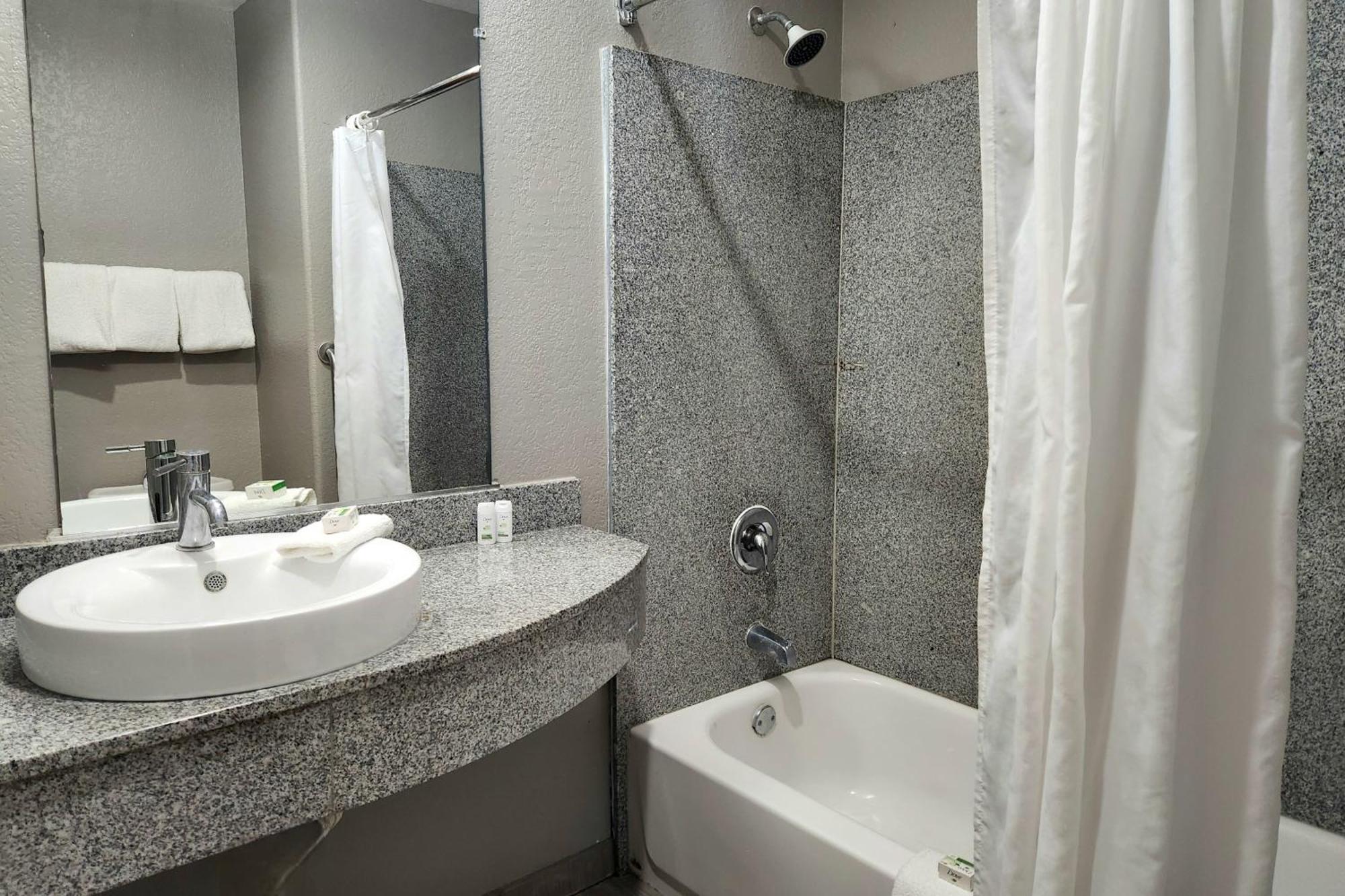 Baymont By Wyndham San Antonio Airport Hotel Kültér fotó