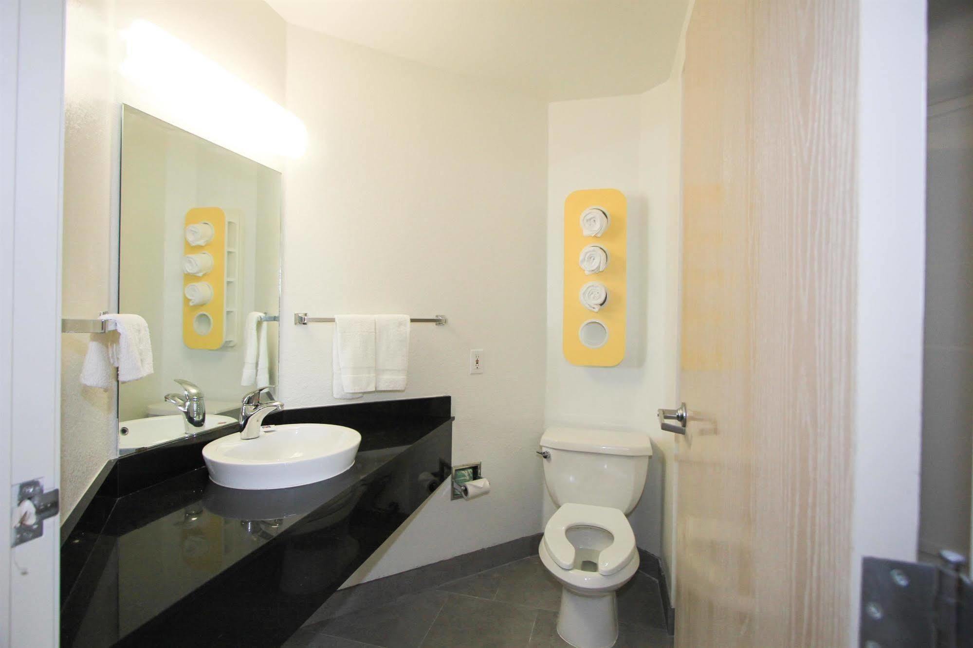 Baymont By Wyndham San Antonio Airport Hotel Kültér fotó